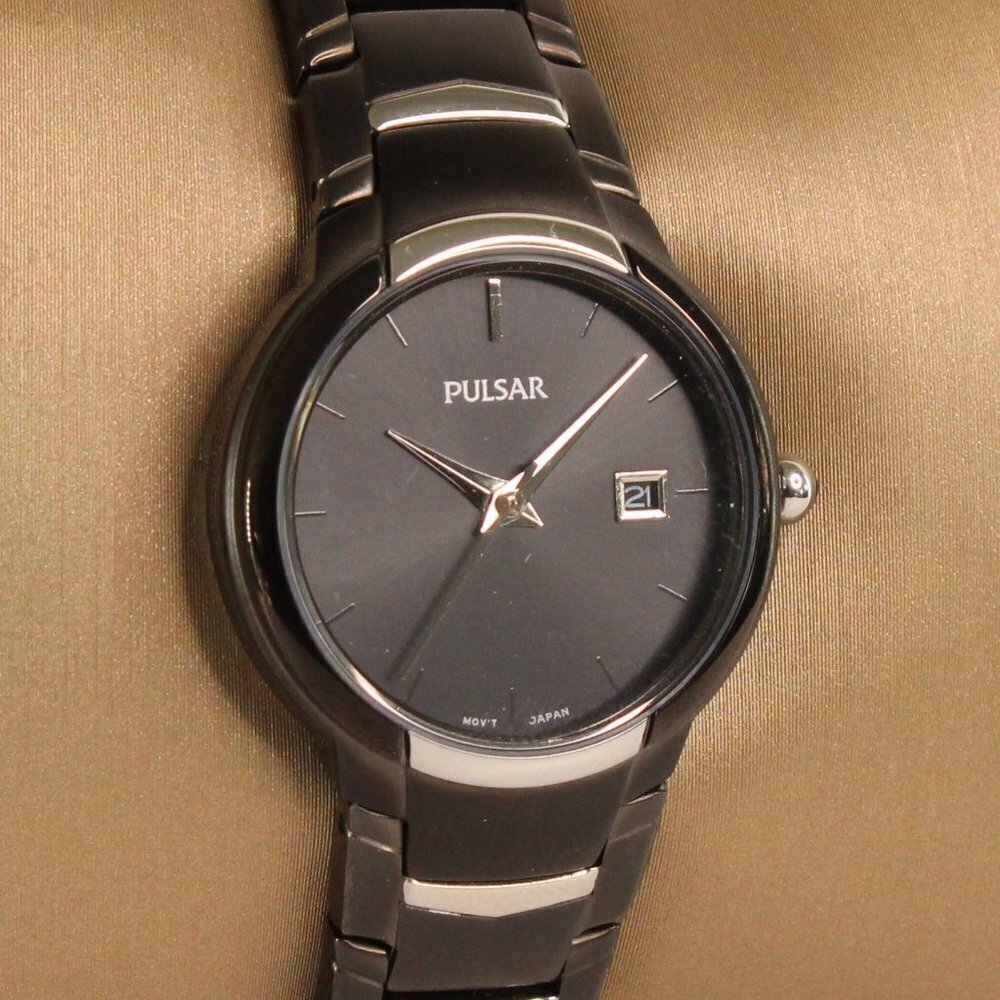 Pulsar Ladies Casual Quartz Watch Black Ion Coated Polished Hand 25mm - Picture 5 of 11